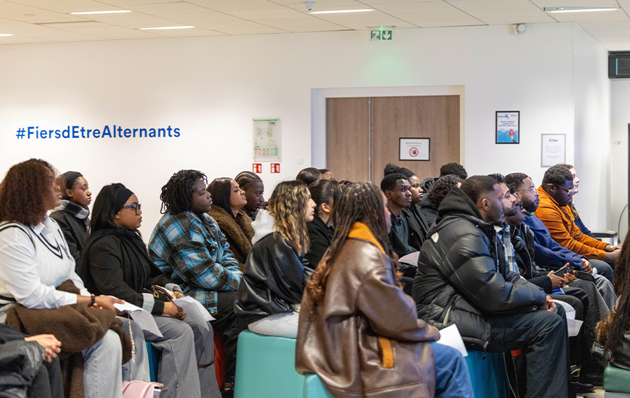 Groupe de jeunes en formation professionnelle